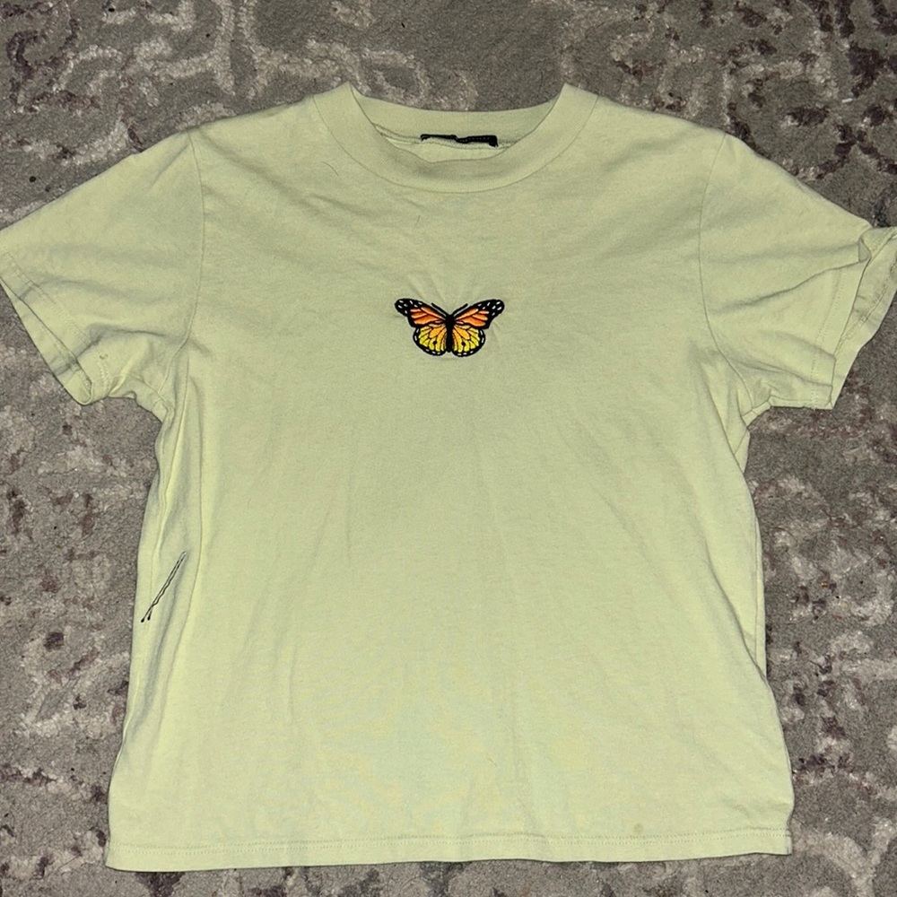 light green, cropped tee !